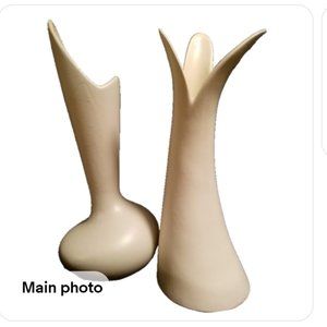 2 Decorative white vases, with unique fluted top